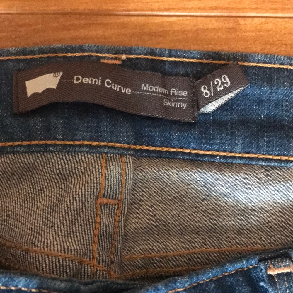 Levi’s - Picture 2 of 3